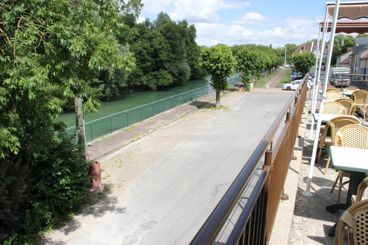 Hotel Le Saint Hubert Arcis-sur-Aube Esterno foto